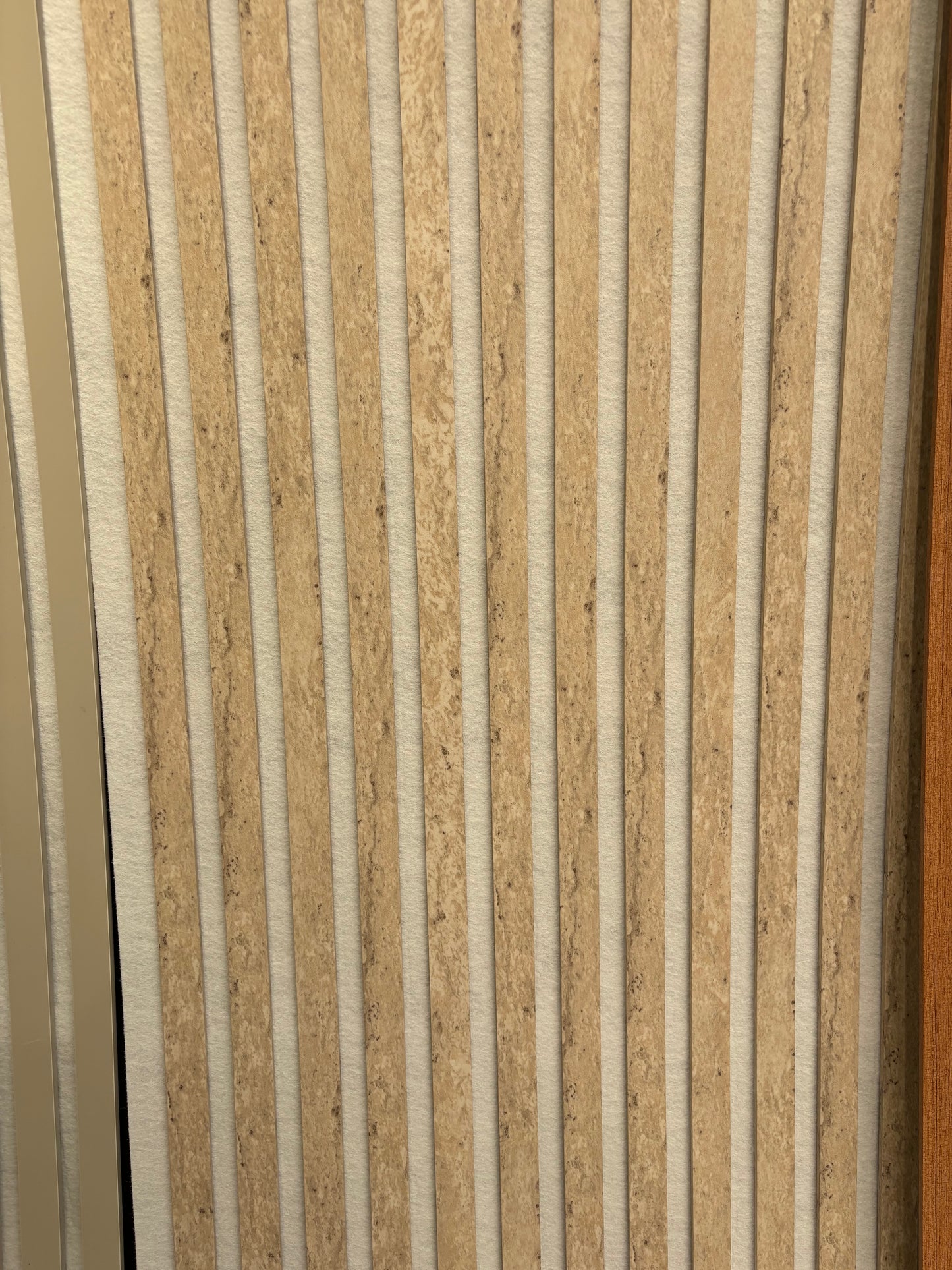 Akustikpaneel Travertine 275 × 60 cm – Steinoptik mit Schallschutz