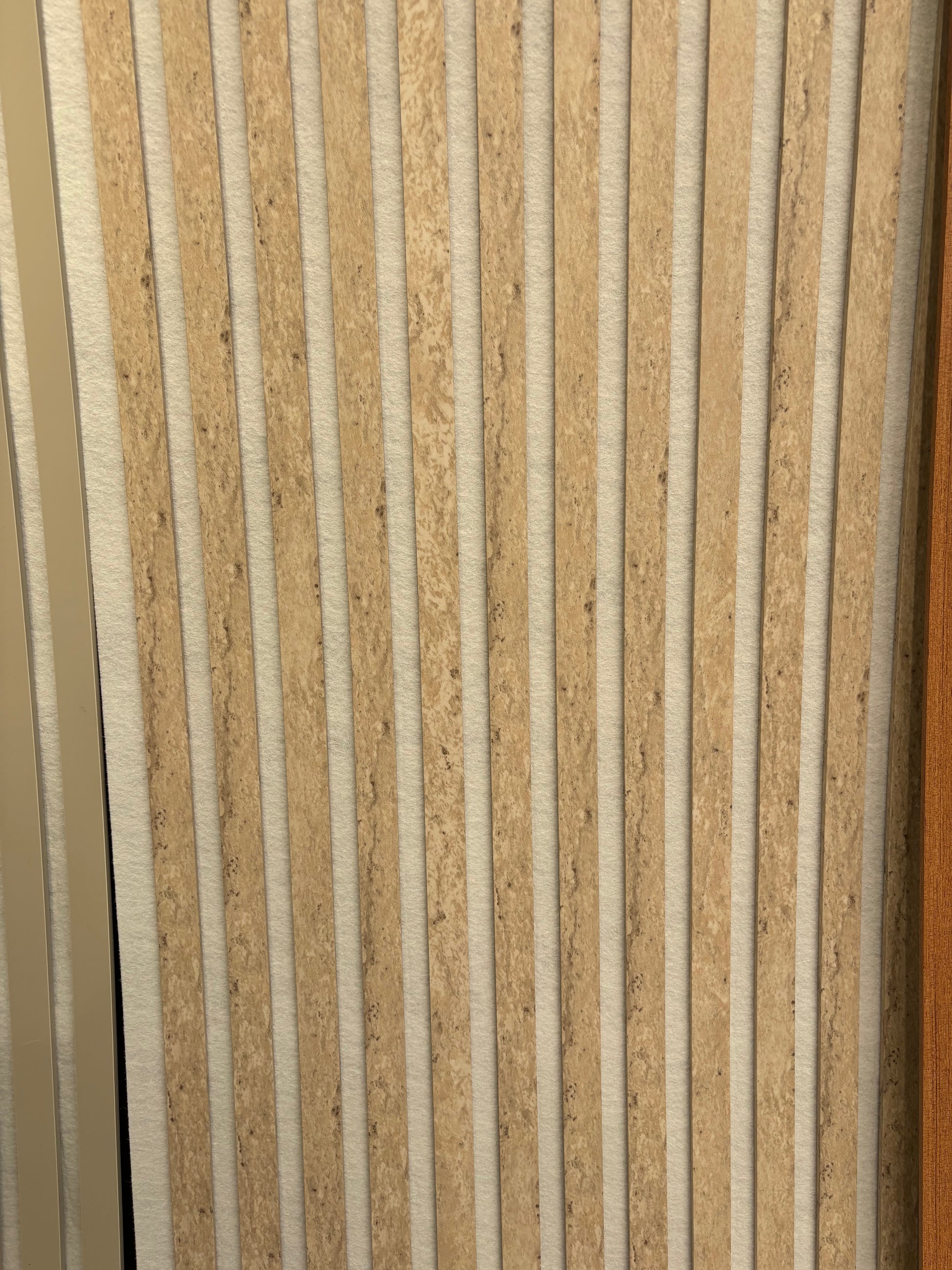 Akustikpaneel Travertine 275 × 60 cm – Steinoptik mit Schallschutz
