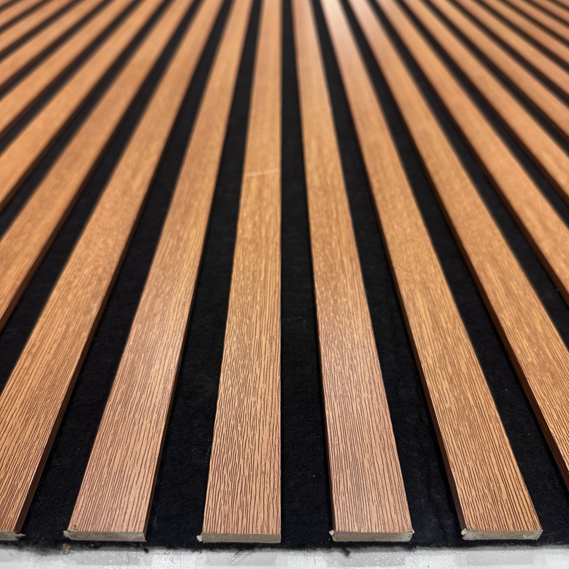 Akustikpaneel Italienische Eiche 275 × 60 cm – moderne Wandverkleidung